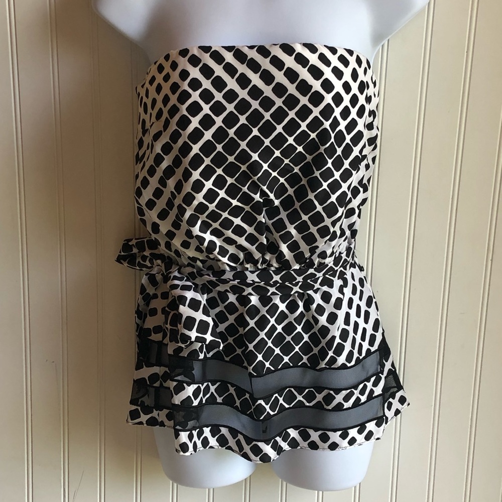 White House Black Market Sleeveless Top. 100% Silk